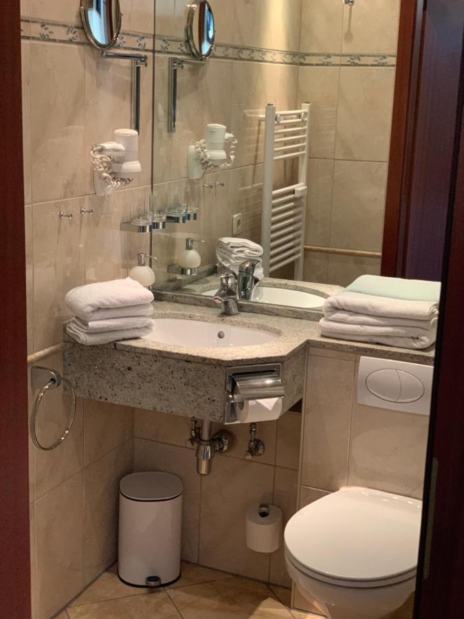 Private Suite Im Gebaeude Des Graf Eberhard Hotels Bad Urach Extérieur photo